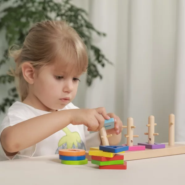 Геометричен лабиринт с форми Viga Toys играчка за сръчност с дете 36 месеца+