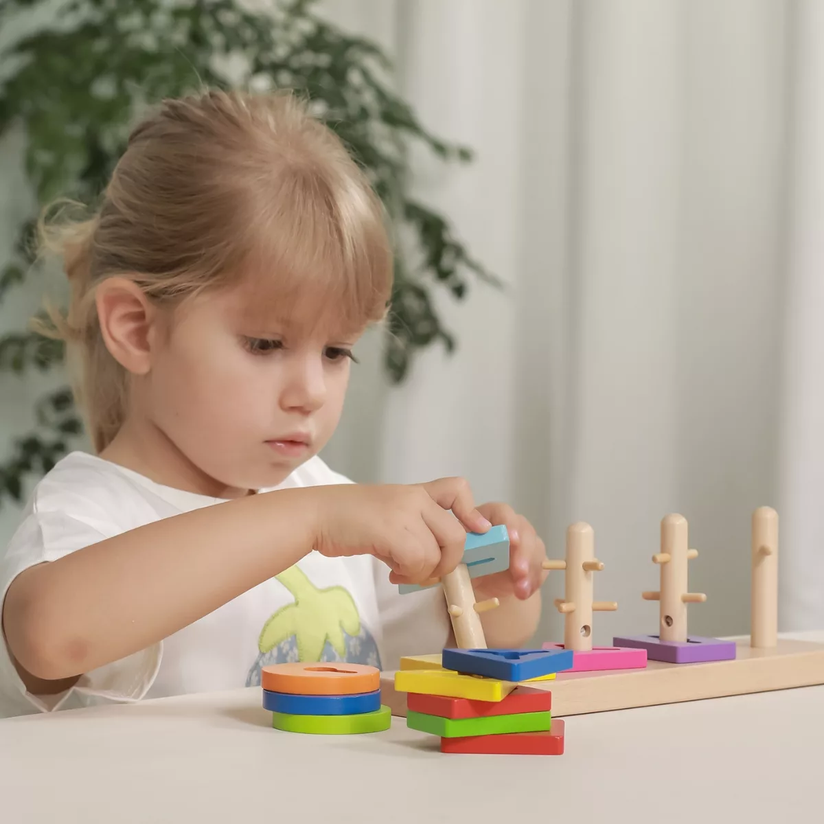 Геометричен лабиринт с форми Viga Toys играчка за сръчност с дете 36 месеца+