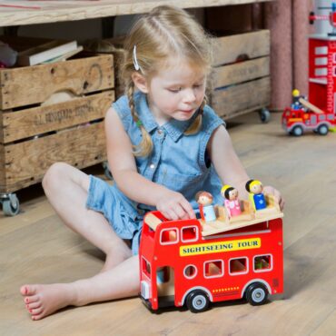 детски кубчета и сортери-дървен автобус за разходка-дървена играчка(2)-bellamie