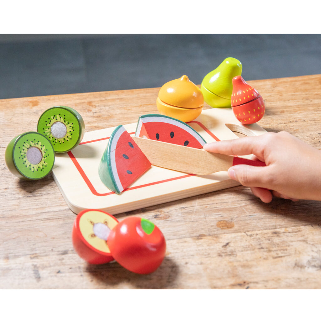 Плодове с дъска за рязане-аксесоар за детска дървена кухня-дървени играчки-bellamiestore