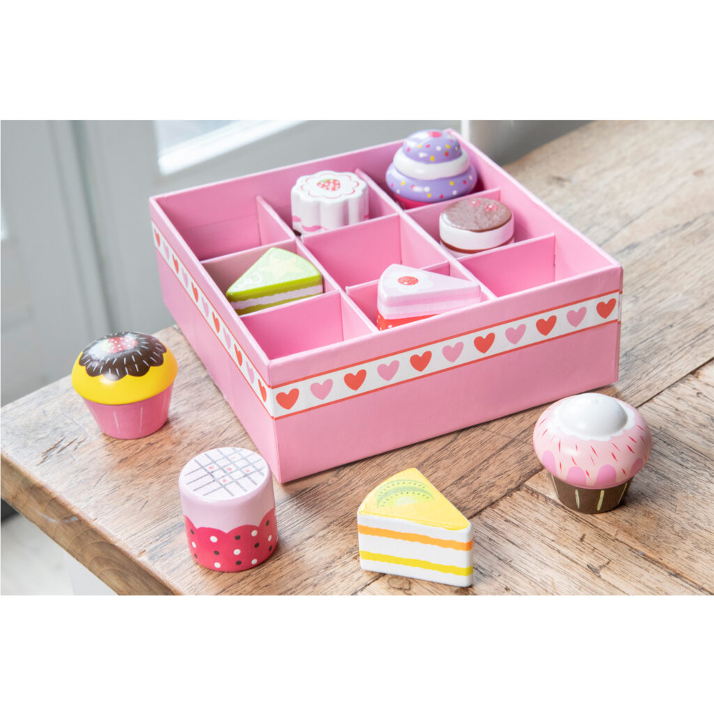 комплект със сладкиши-детска дървена кухня-дървени играчки-bellamiestore