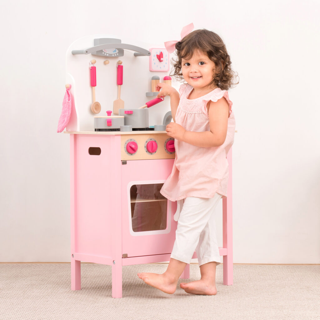 Детска дървена кухня Бон апети в розово-bellamiestore