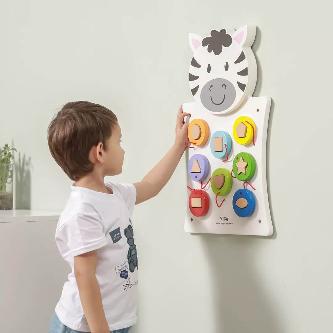 Стенна игра зебра със сензорни елементи за деца от VIGA Toys