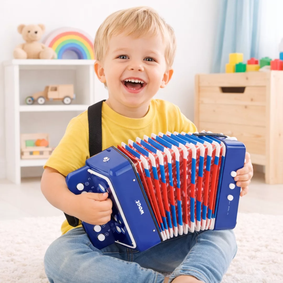 Дете свири на детски син акордеон от New Classic Toys