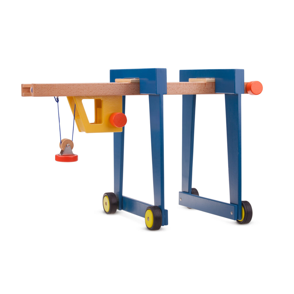 Детски играчки за момчета -Детски дървен кран на колела от New Classic Toys (1)-bellamie