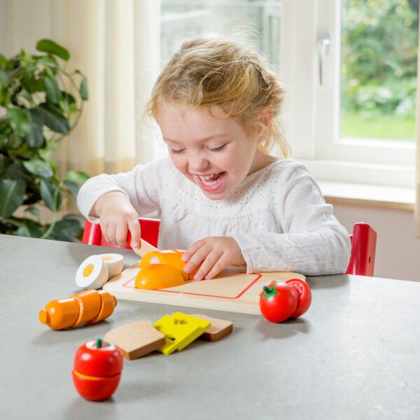 дървена играчка-дъска с продукти за рязане- Закуска-bellamiestore