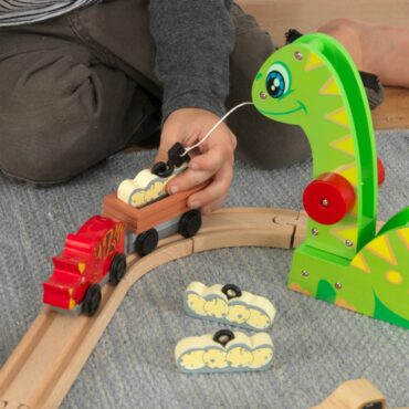 Детски дървен влак - Света на динозаврите - дървена играчка(9)-bellamie