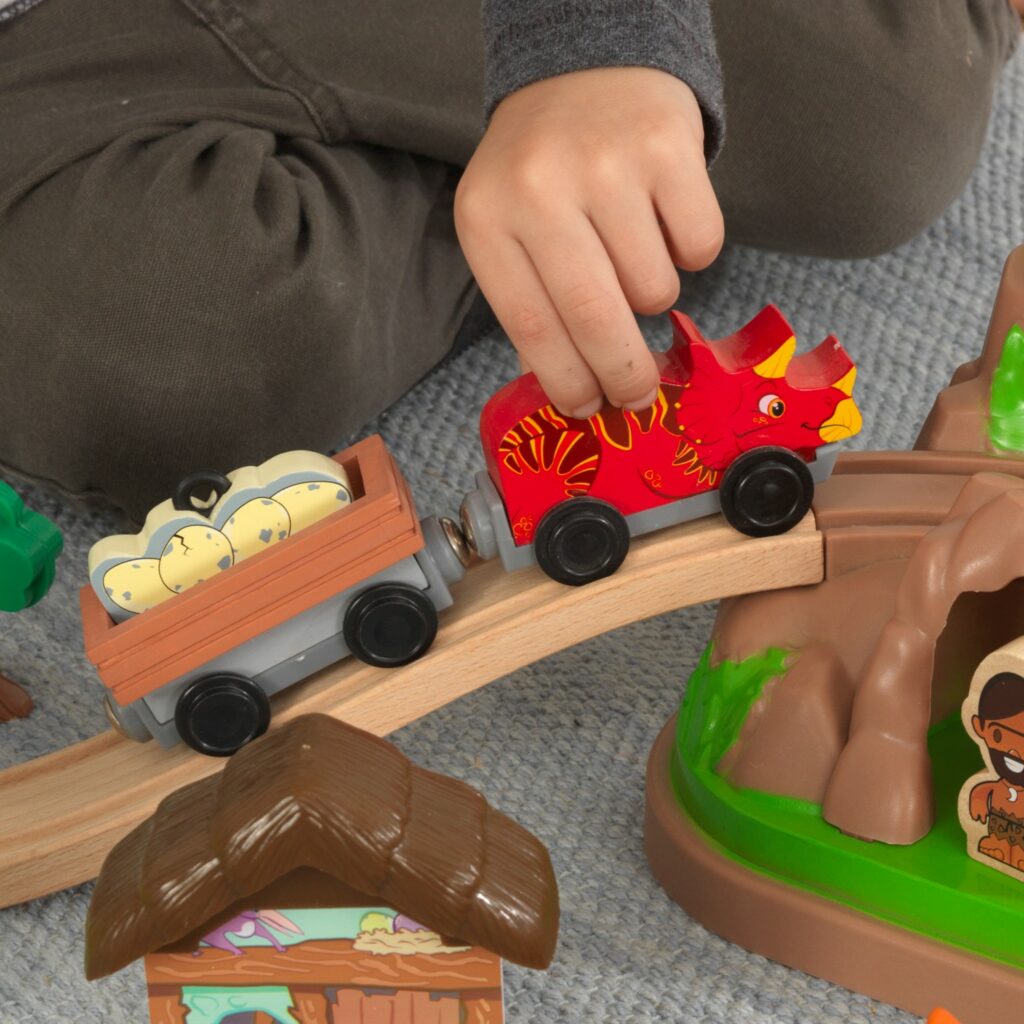 Детски дървен влак - Света на динозаврите - дървена играчка(5)-bellamie