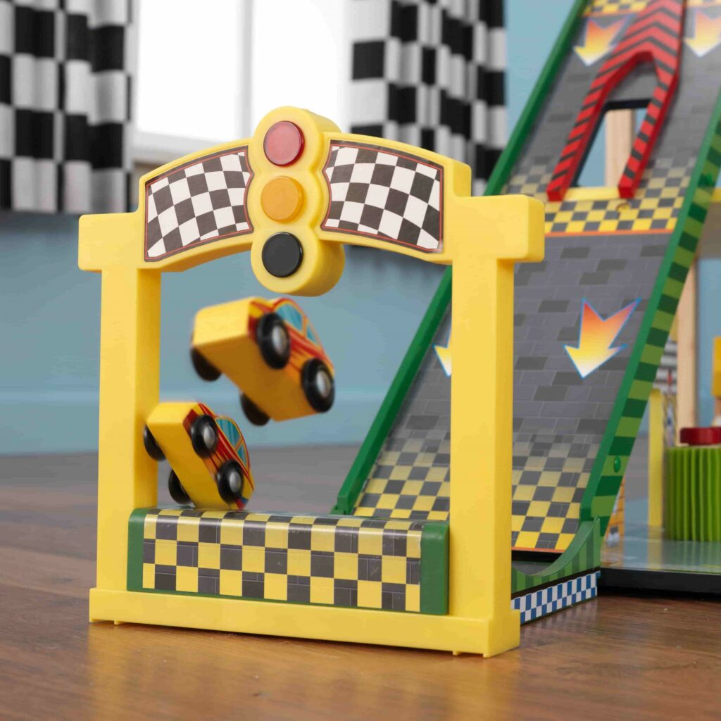 Детски дървен паркинг и голяма състезателна писта от  KidKraft - детски играчки за момчета(12)-bellamiestore
