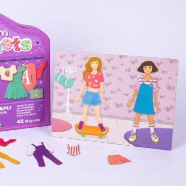 Облечи Клара и Луси - магнитна игра за преобличане - детски играчки за момичета от Apli Kids-bellamiestore