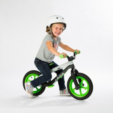 Детско колело за балансиране в зелено серия BMXie от Chillafish(2)-bellamiestore