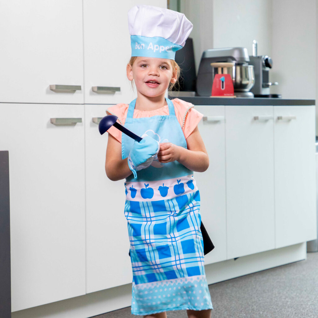 детски готварски комплект - Малък шеф син от New classic toys-bellamiestore