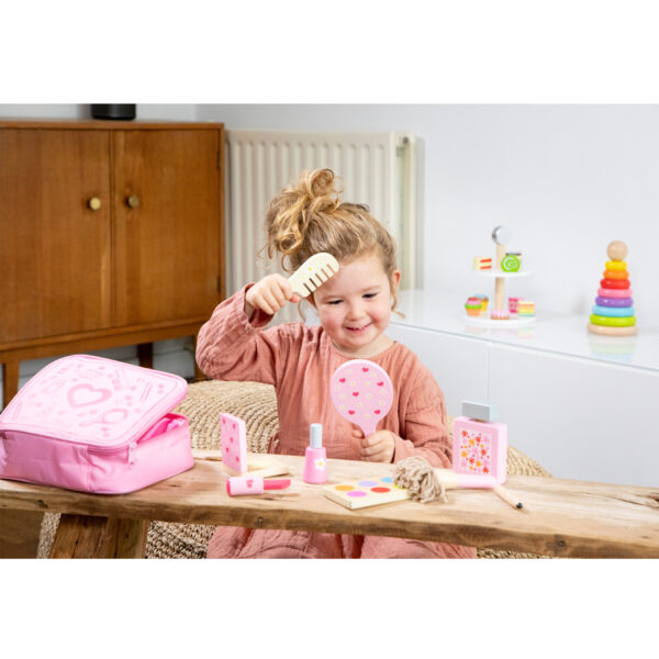 Детско козметично несесерче с принадлежности от New classic toys-bellamiestore