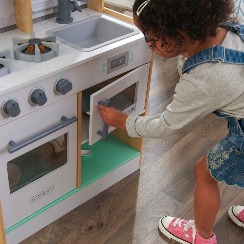 Модерна детска дървена кухня от KidKraft-bellamiestore