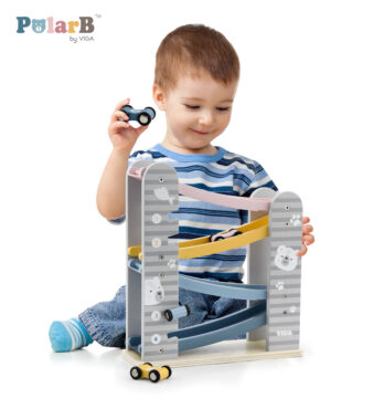 Дървена писта с колички PolarB от Viga toys-bellamiestore