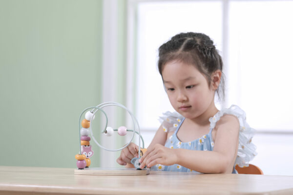 Дървена играчка - Спирала с топчета и животни Polar B от Viga toys-bellamiestore