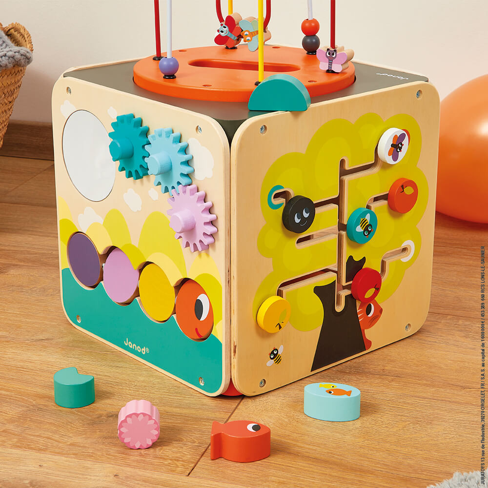 Дървен дидактически куб с игри от Janod-bellamiestore