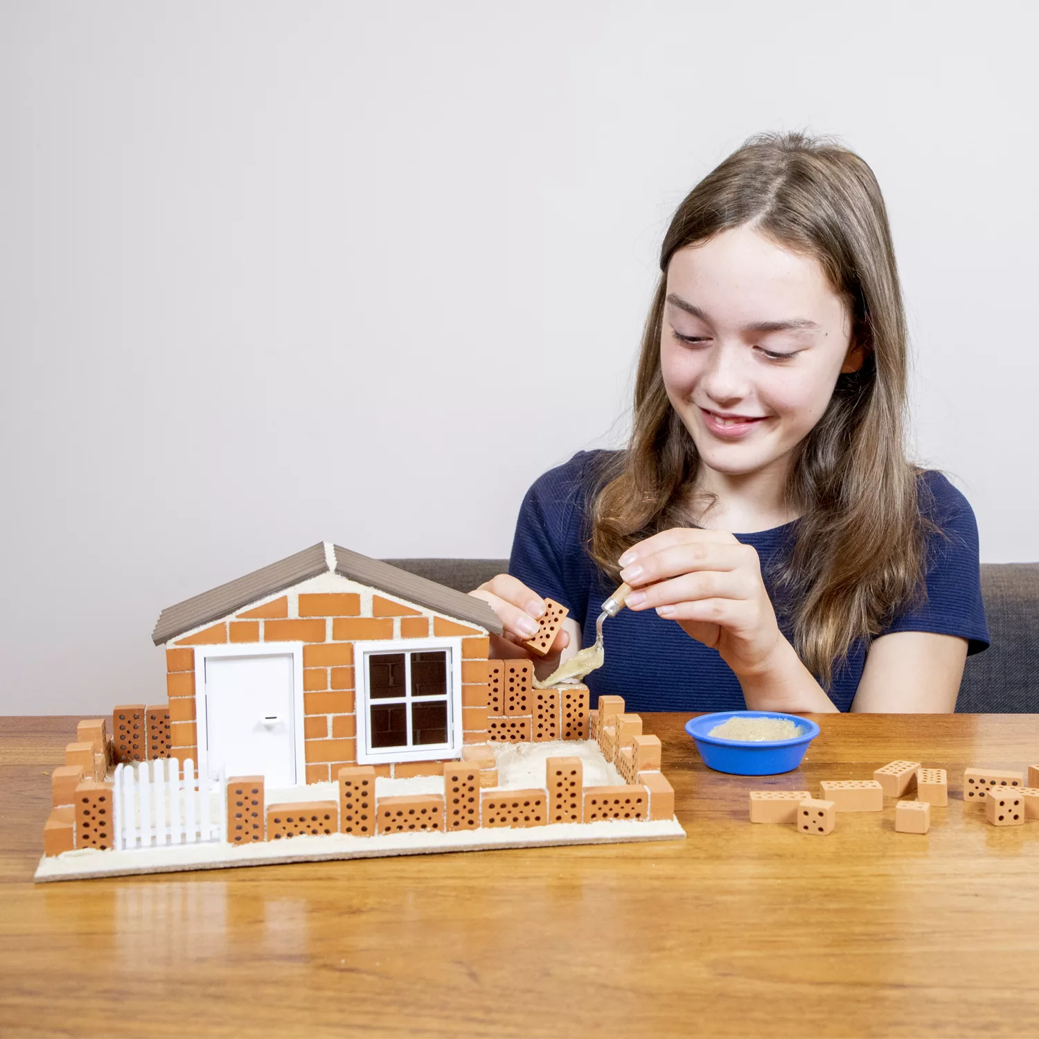 Конструктор с тухли Лятна къща Teifoc модел от керамични тухли 6+