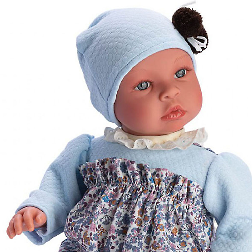 Бебе кукла Лея със синя шапка и панталонки-bellamiestore