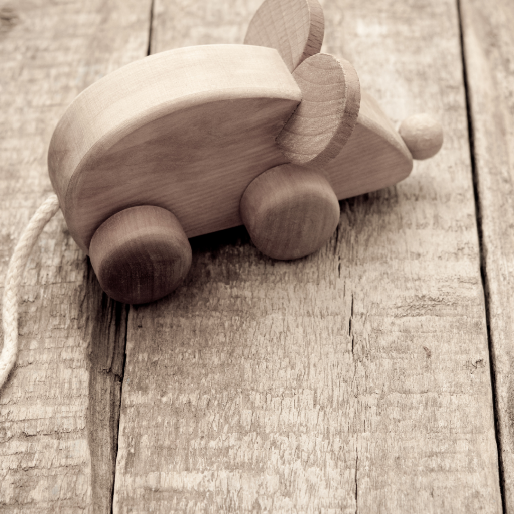 Дървени играчки през вековете-bellamiestore