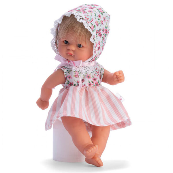 Кукла бебе Чикита с шапка на цветя и дантели-bellamiestore