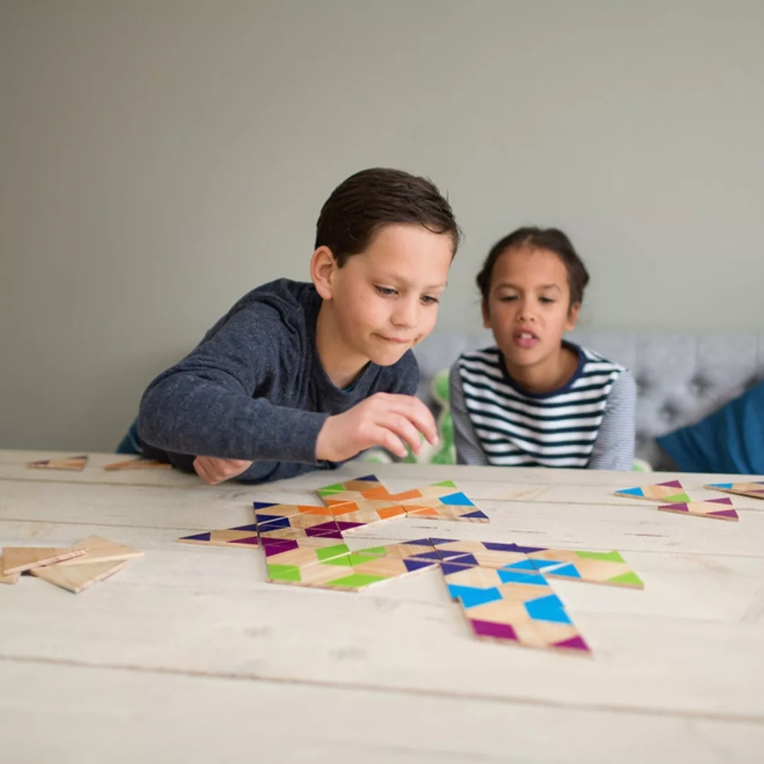 Дървено триъгълно домино логическа игра от естествено дърво 4+