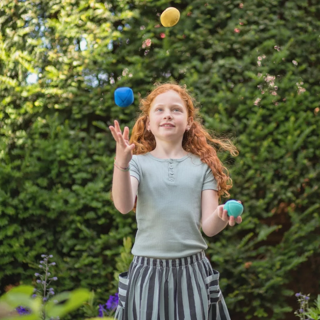 Комплект жонглиращи топки за деца &ndash; BS Toys игра на открито с жонглиране