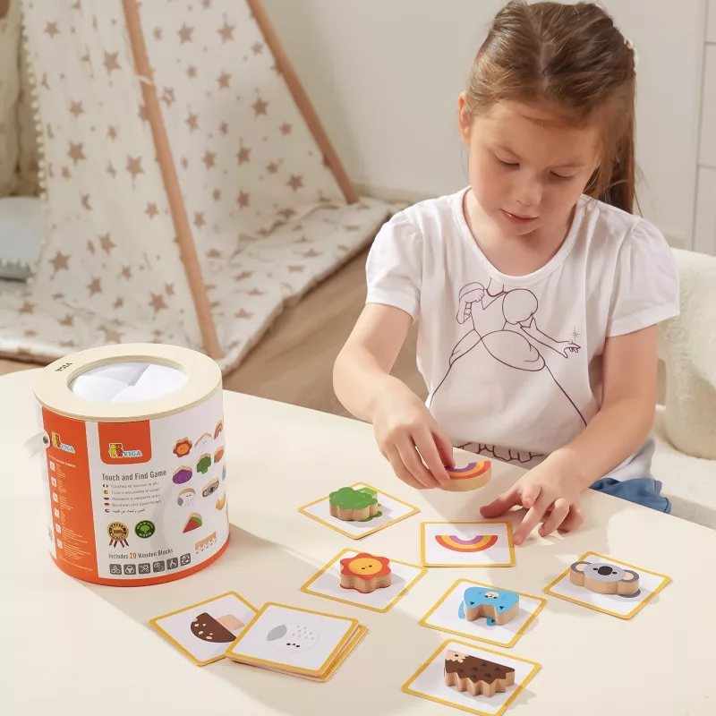 Сензорна дървена игра Докосни и намери с фигурки от дърво за деца 3+
