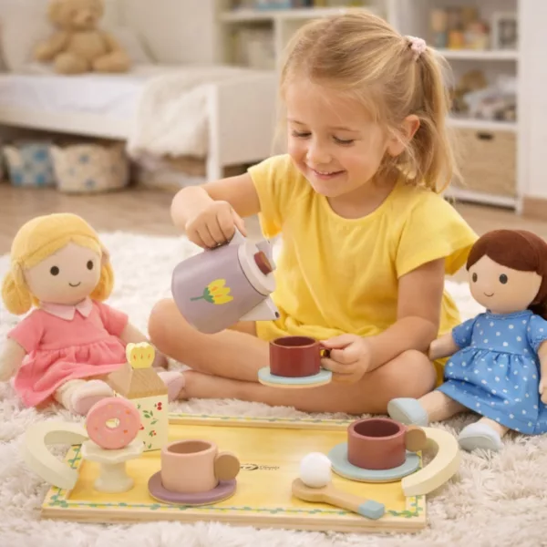 Дървен сервиз за чай Classic World с чаши кана и десерти за чаено парти с кукли 3+