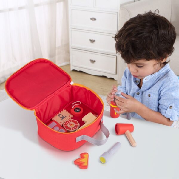 Детски дървен комплект за игра - Малък пожарникар-Tooky toy