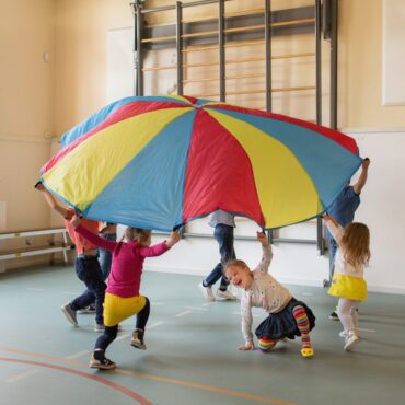 Детски парашут за игра с 24 топки-bellamiestore