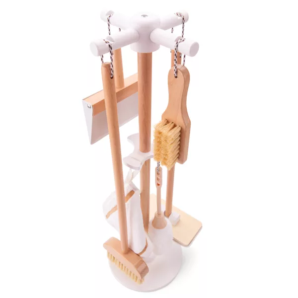 Дървен почистващ комплект за игра New Classic Toys с четки от дърво