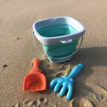 Сгъваем комплект за плаж с кофичка и лопатки-bellamiestore