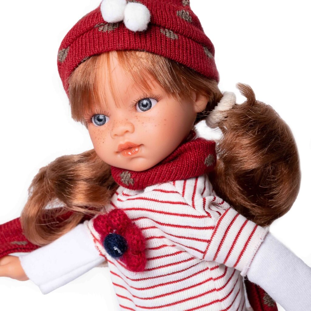Кукла Емили с модерна шапка и шал-bellamiestore