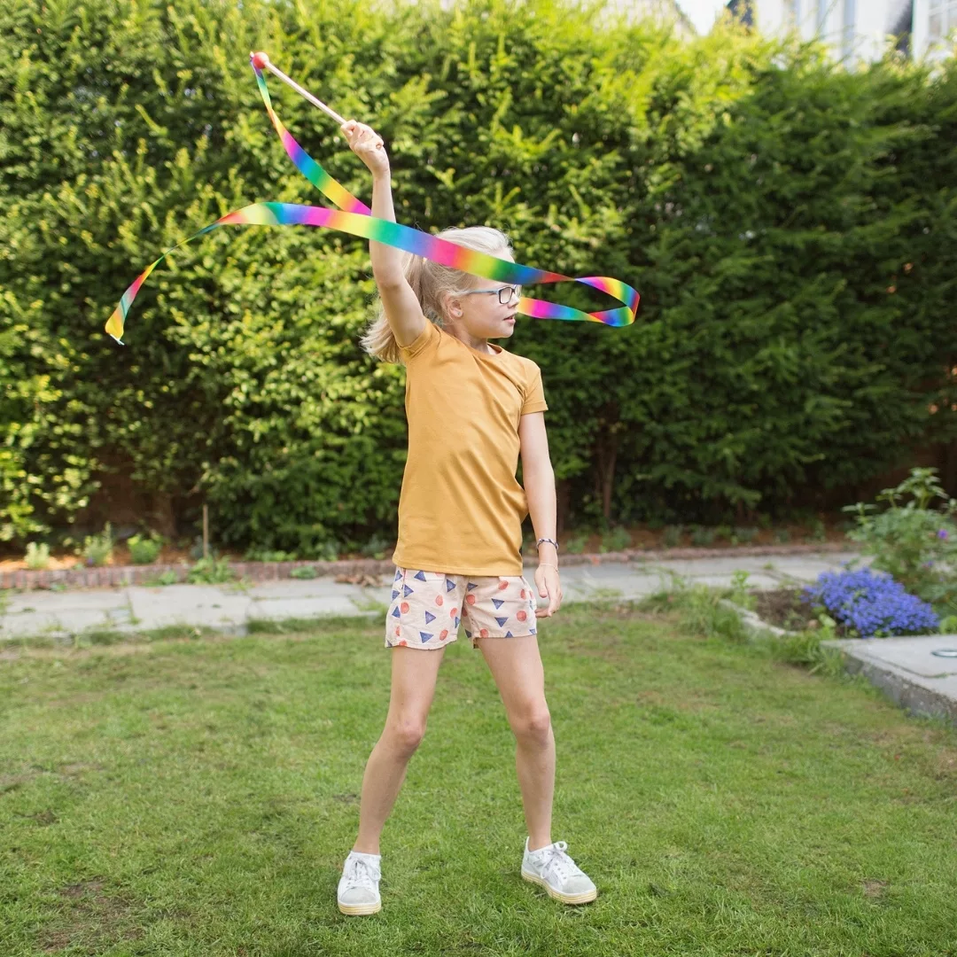 Детска гимнастическа лента за игра цветна с дървена пръчка 3+