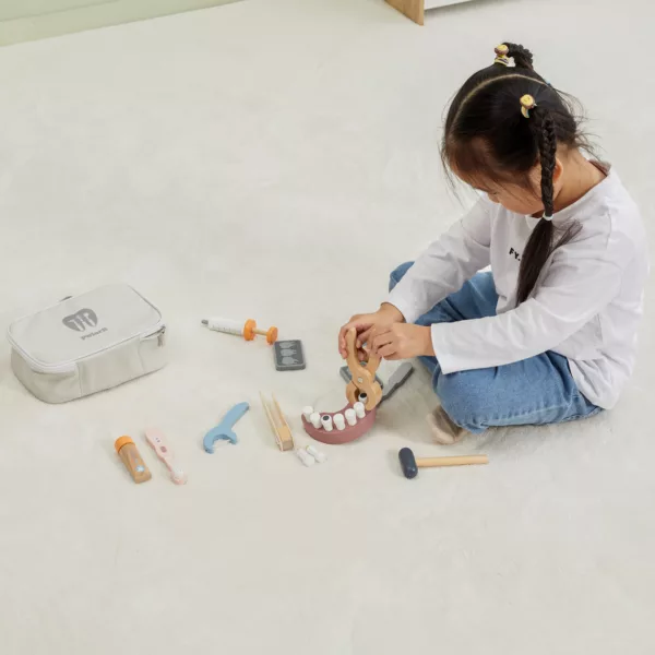 Зъболекарски комплект за игра PolarB с дървени инструменти и челюст