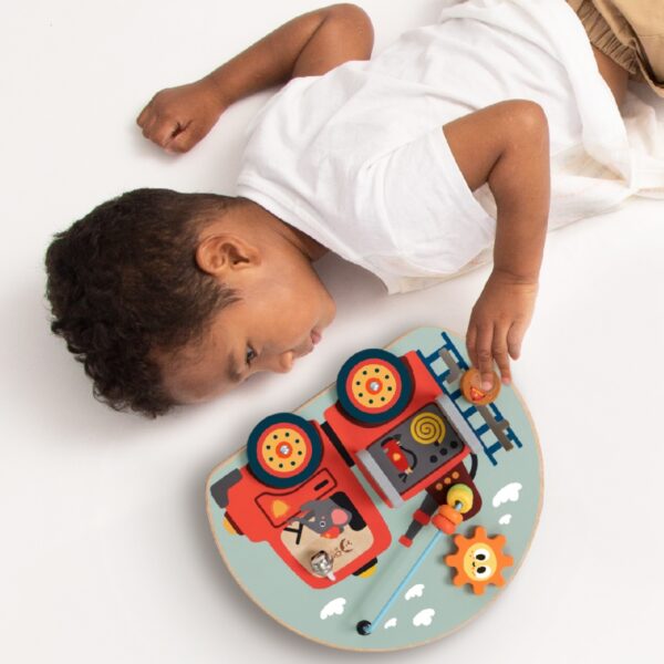 Дървена играчка с 6 активности - Пожарна кола-bellamiestore