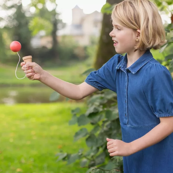 Кендама за деца BS Toys дървена с червена топка 6+