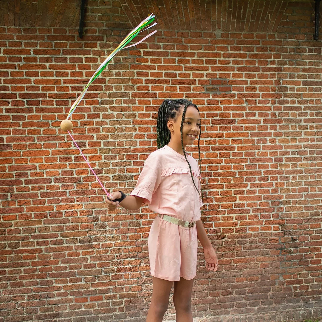 Играчка за номера и трикове Pio Sling от BS Toys игра на открито с въртене 4+