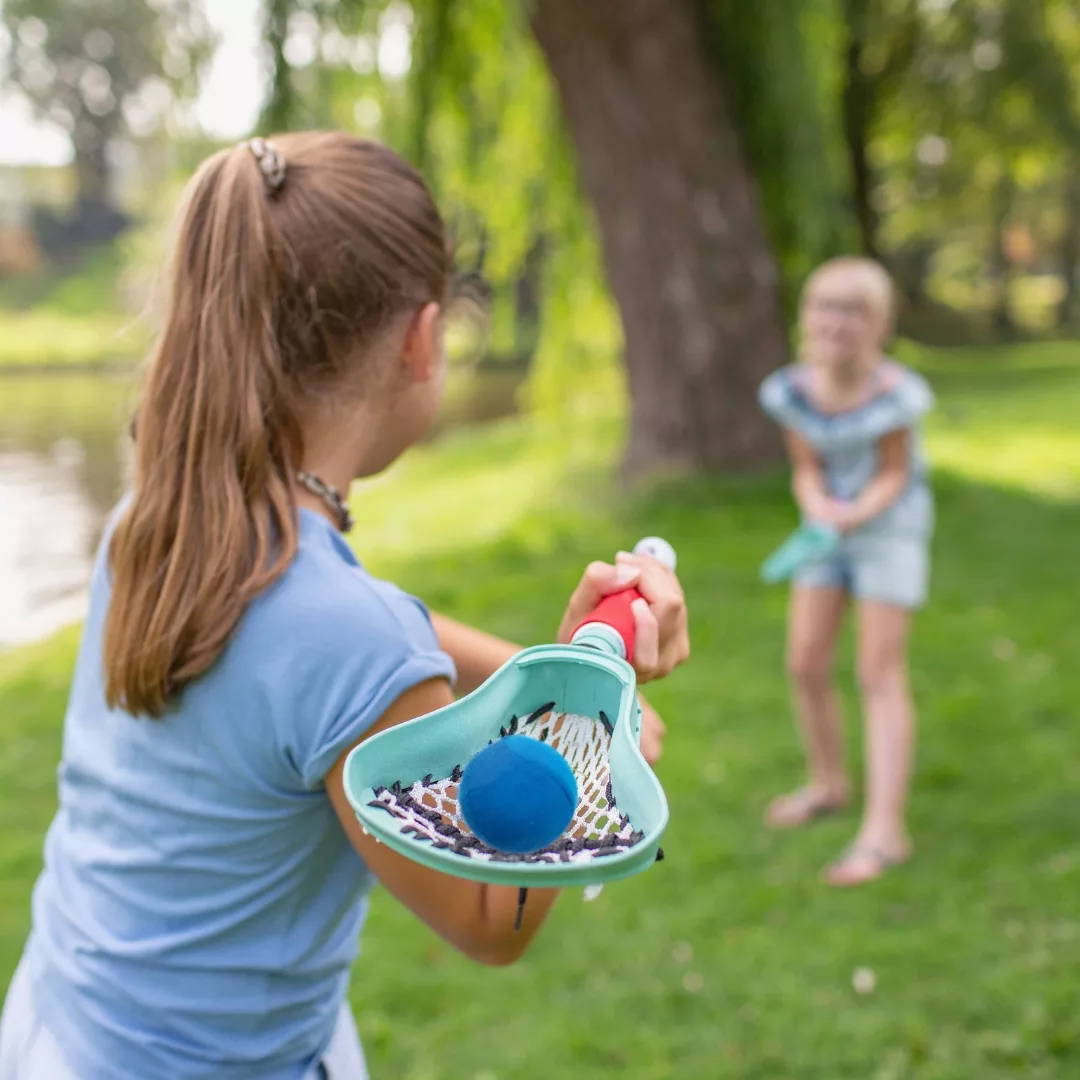 Лакрос комплект за деца от BS Toys зелена ракета с мрежа за игра навън 8+