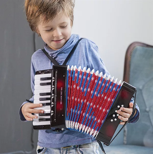 Класически детски акордеон New Classic Toys за активна музикална игра