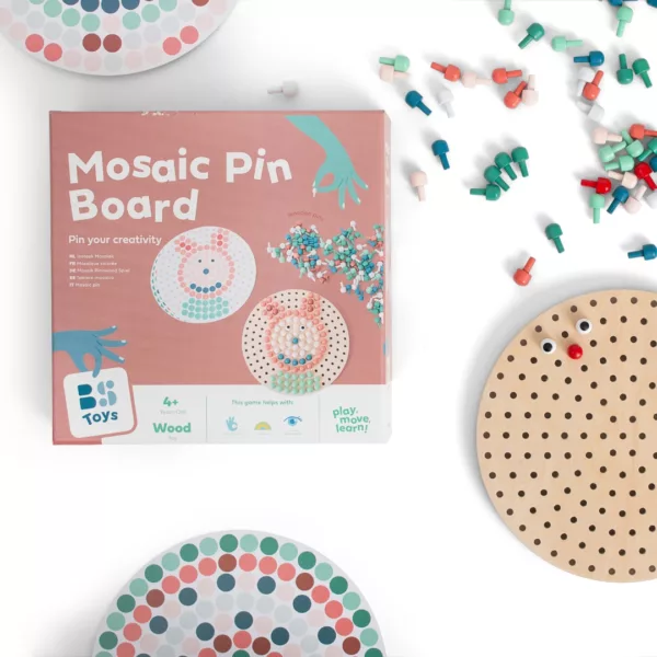 Дървена мозайка с примерни карти – BS Toys Mosaic Pin Board кутия 4+