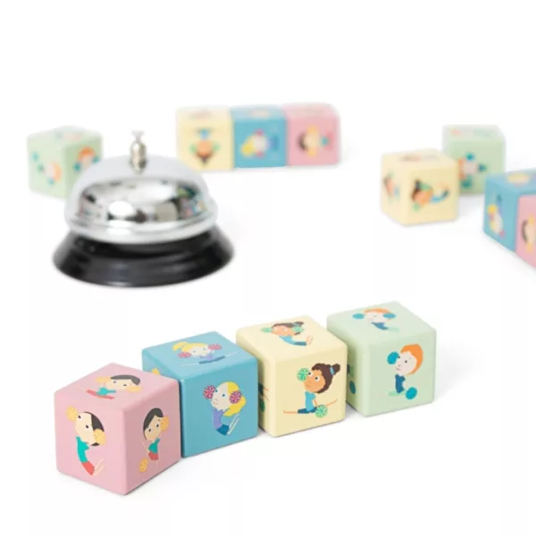 Детска настолна игра Бързи кубчета с пастелни дървени кубчета и звънец 6+