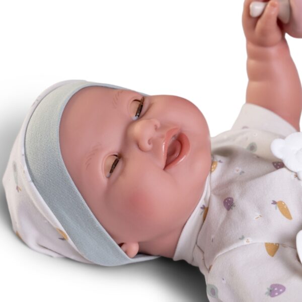 Кукла - Новоредено бебенце Миа с памерс и кошче