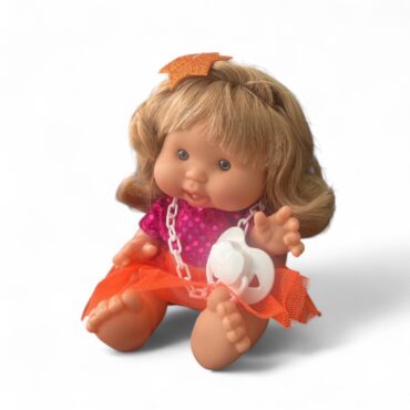 Малка красива кукла Мая 26 см. с поличка и блузка 2