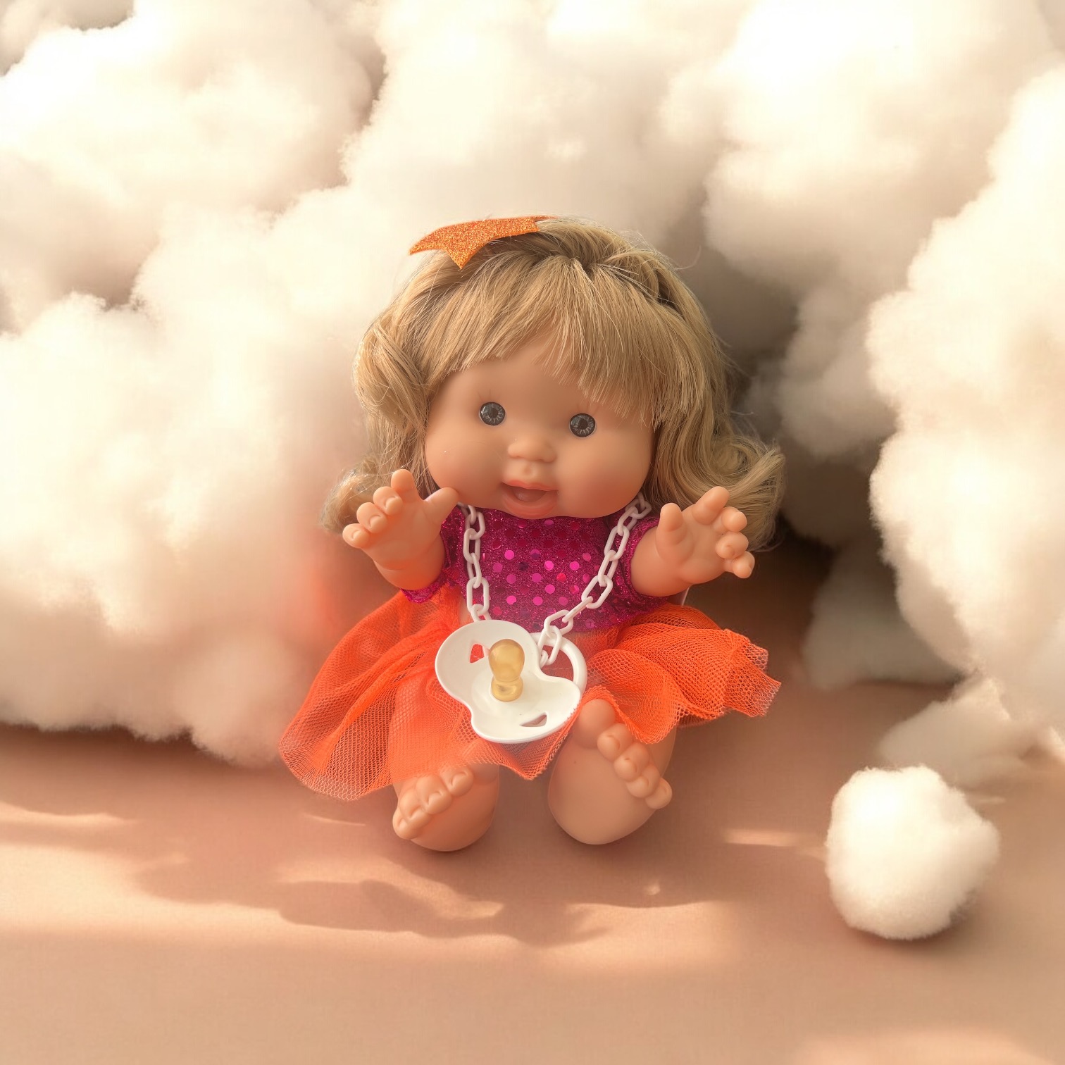 Малка красива кукла Мая 26 см. с поличка и блузка