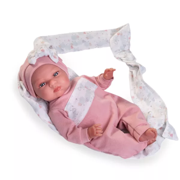 Детайлна снимка кукла бебе Тея в чанта с дълги връзки за носене