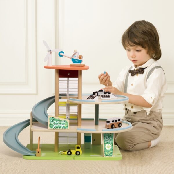 Дървен гараж на 3 етажа с асансьор - Еко Зона 13