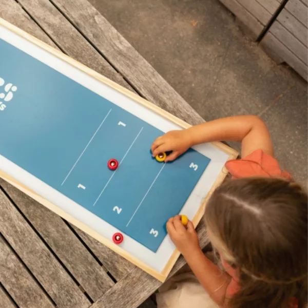 Забавна игра за сръчност Shuffleboard от BS Toys – игра отгоре