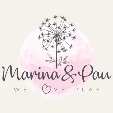 Лого на Marina & Pau с глухарче на розов фон - висококачествени детски кукли от Bellamiestore